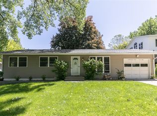 3618 Lynbrook Dr NE, Cedar Rapids, IA 52402