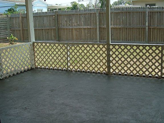 SCREENED PORCH