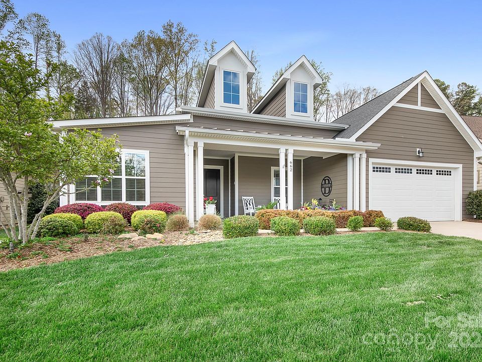 1st image of 662 Tallulah Falls Dr