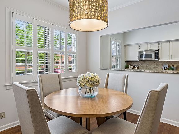 4th image of 220 Westchase Dr