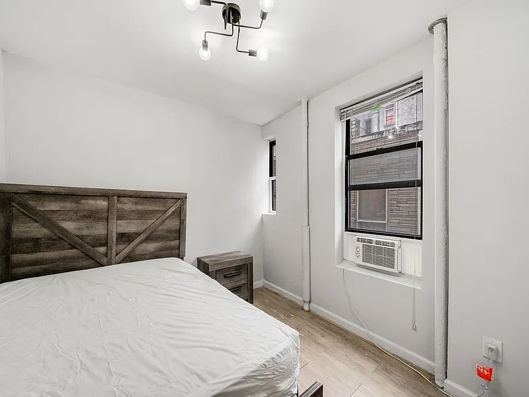 2377 Belmont Ave — Photo 6