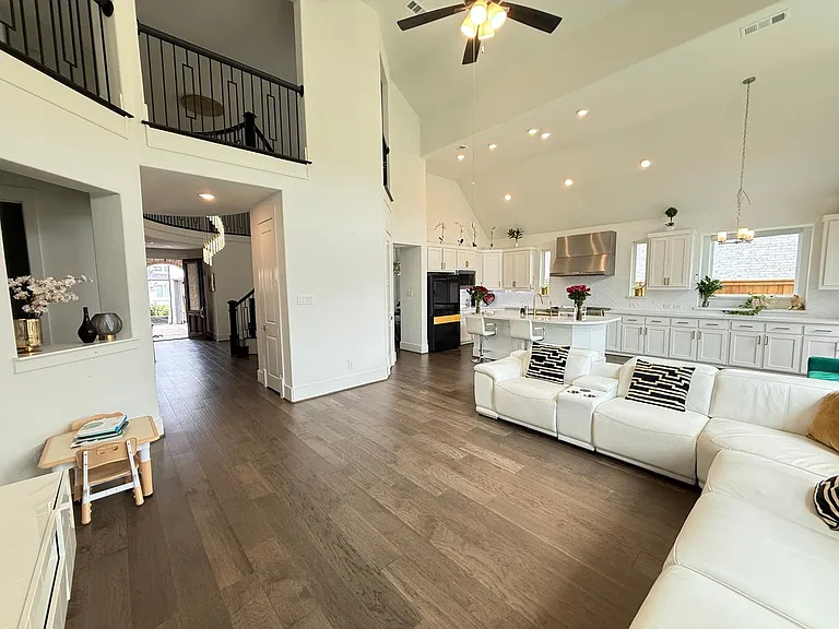 4878 Limousine Ln — Photo 3
