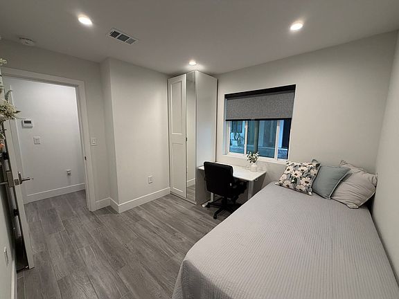 3rd image of 3020 S Normandie Ave #C1-2