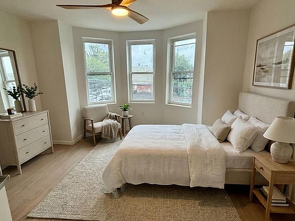 4th image of 3212 W York St #B