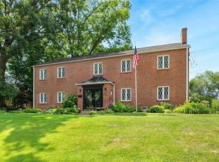 555 E 11th St, Alton, IL 62002