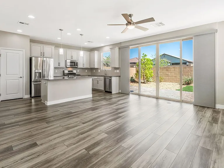10396 Mount Charleston Ave — Photo 4