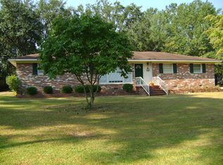 220 Meadowbrook Dr, Dothan, AL 36303