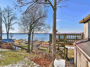 741 Chapman Lake Dr, Warsaw, IN 46582