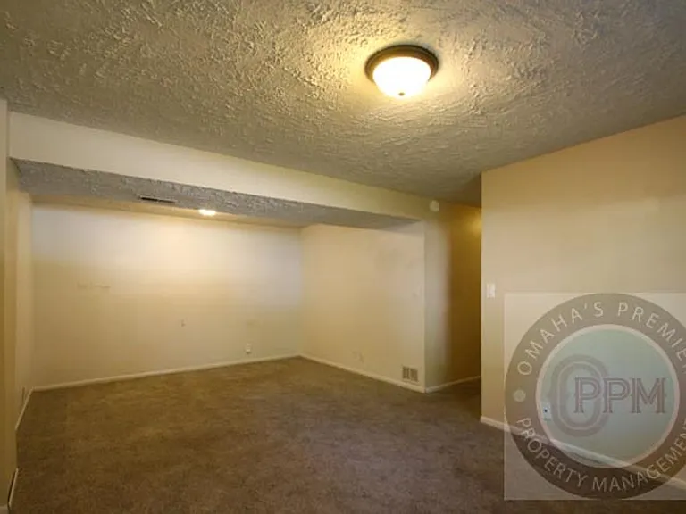 8803 S 143rd St — Photo 13