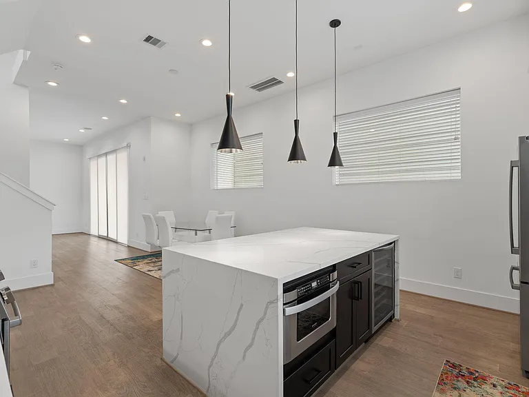 6010 Truro St #C — Photo 11