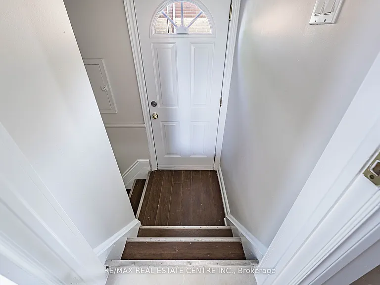 2 Milner Rd #BASEMENT — Photo 7