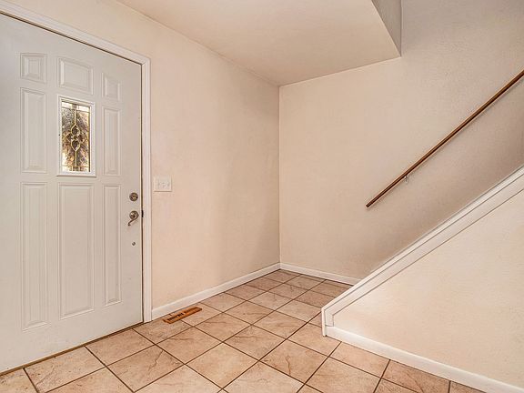 2nd image of 1725 Provincial Dr