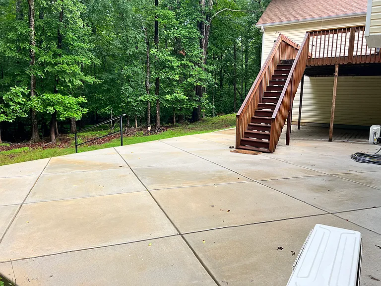 Back Patio-Shared Space