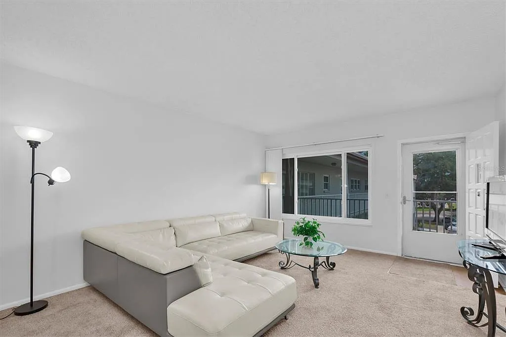 2 bed, 2.0 bath, 1070 sqft, $1,495 — Photo 4