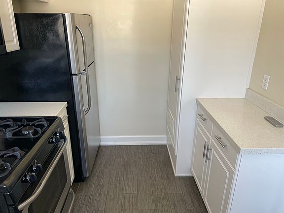 3rd image of 1349 N Hill Ave APT 3