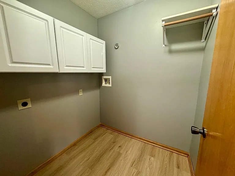 2211 W Todd Ln — Photo 10