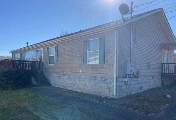 1st image of 420 Shoreline Cir