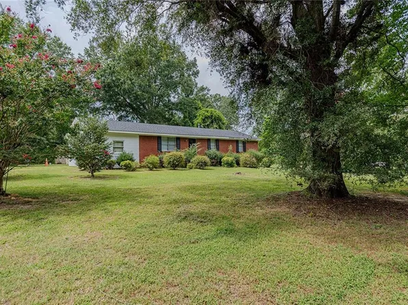 469 Lakeview Dr, Burlington, NC 27215