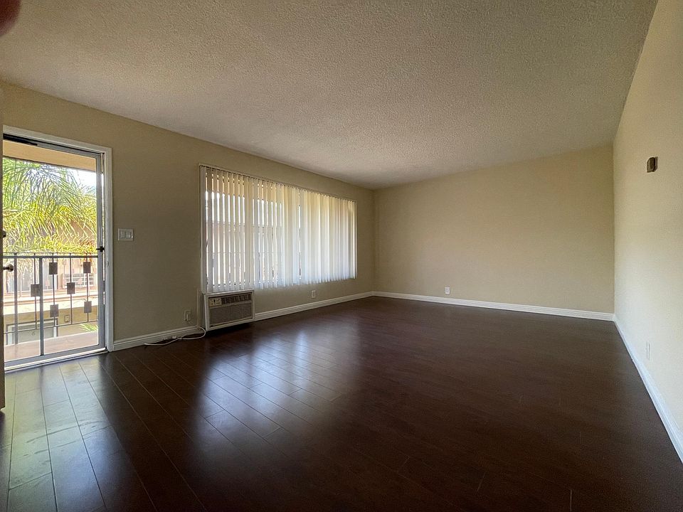1st image of 4425 Ocean View Blvd