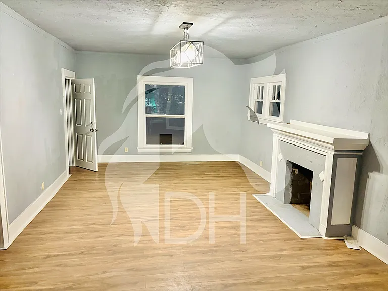 211 S 7th St #A — Photo 3