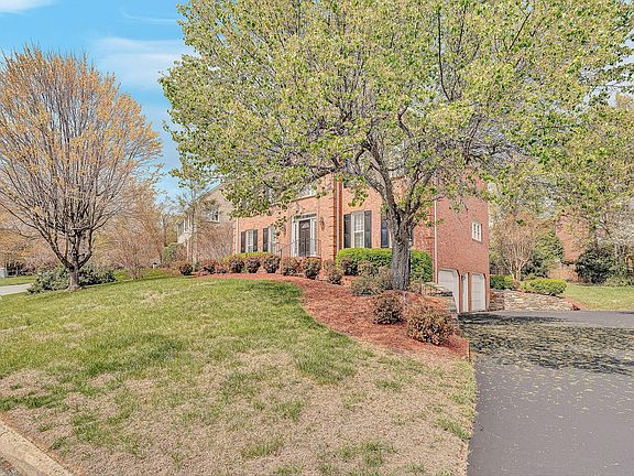 3rd image of 8317 Cardington Dr