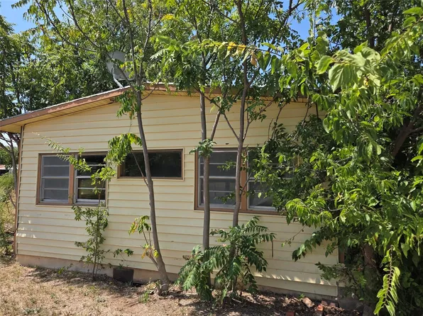502 E Franklin Ave, Electra, TX 76360