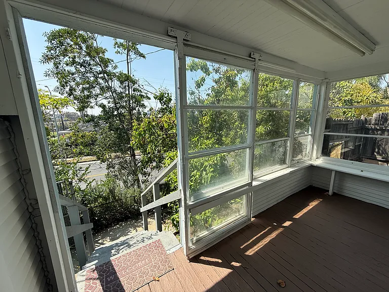 516 N Virgil Ave — Photo 31