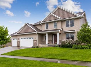 1742 Lake Shore Dr, Iowa City, IA 52246