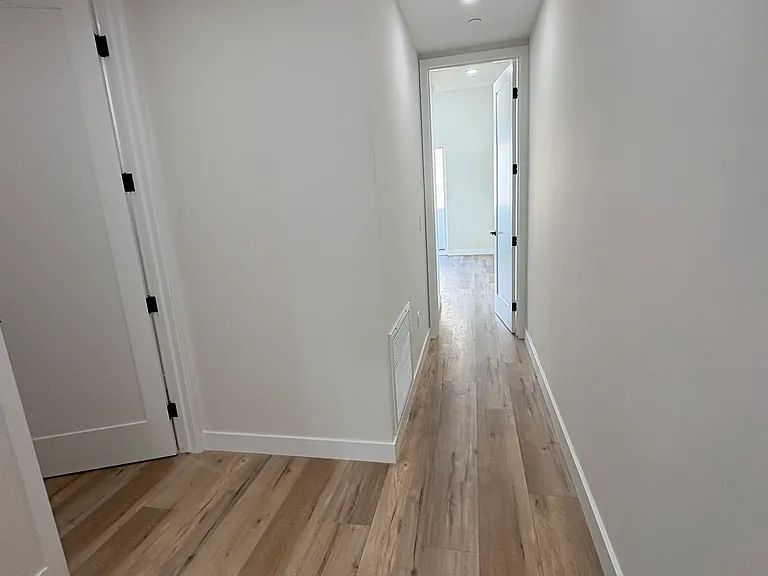 260 Donax Ave — Photo 31