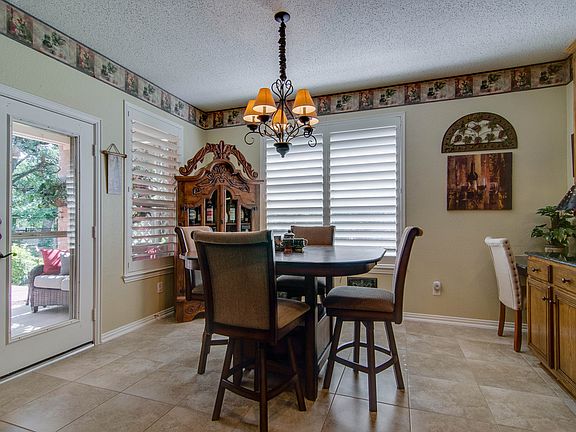 2nd image of 1529 Redwood Crest Ln