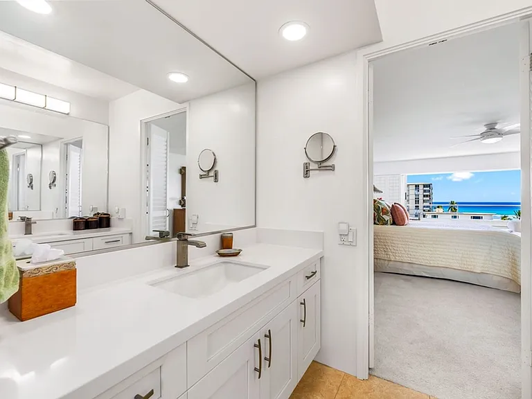 2895 Kalakaua Ave #805 — Photo 33