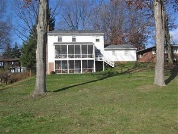 2nd image of 118 Lake Front Dr