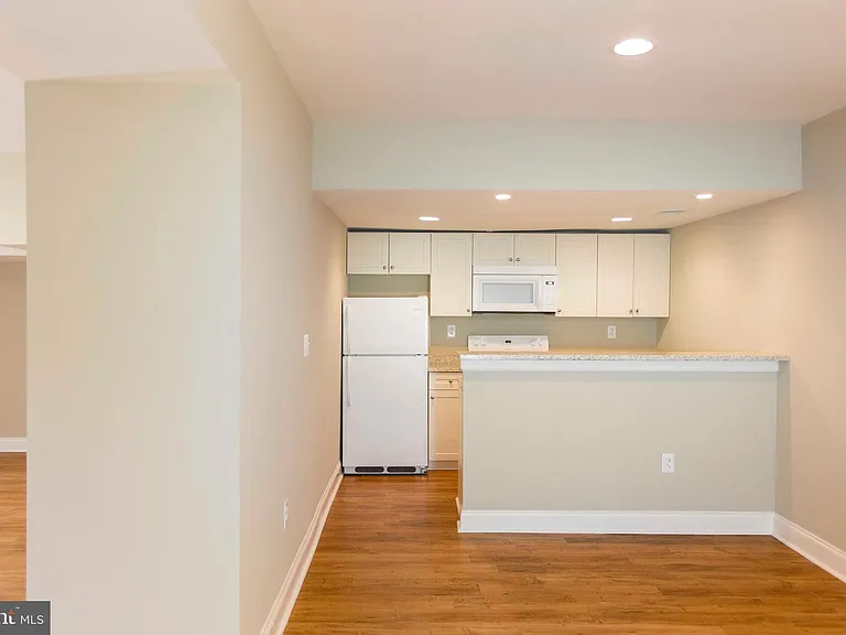 2031-5 South St #121 — Photo 11