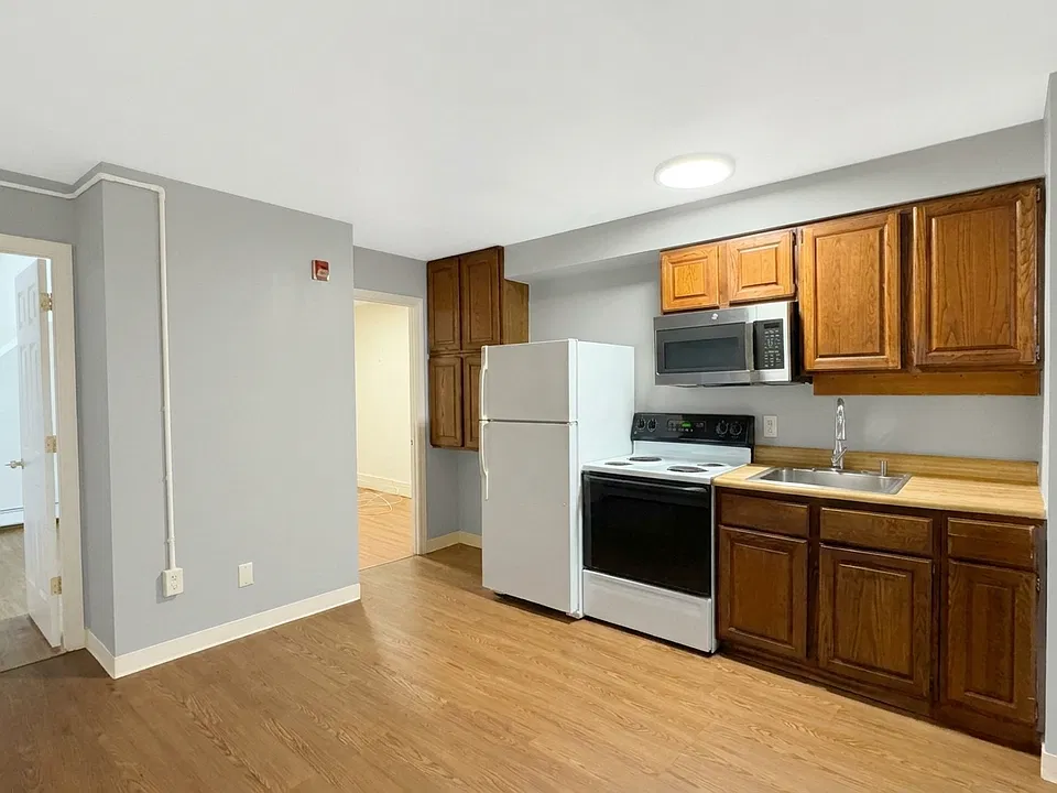 400 Atlantic St #3D