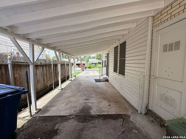 1910 McKinley Ave — Photo 25