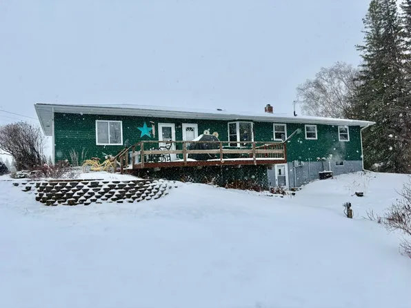 1398 4th St NW, Baudette, MN 56623