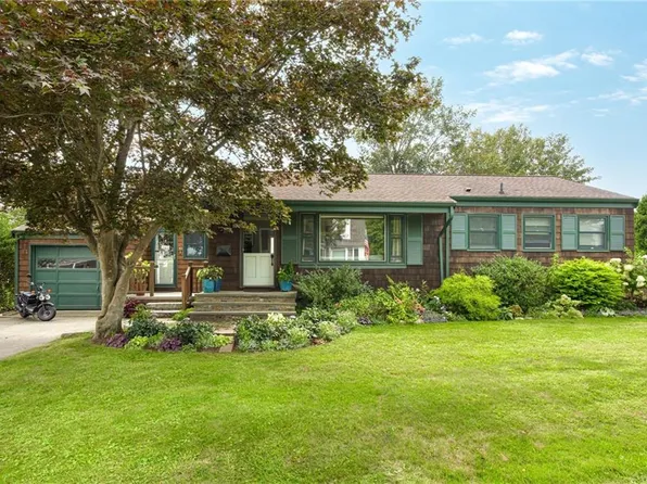 10 Robinson St, Newport, RI 02840