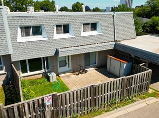 14 Williamsburg Rd #38, Kitchener, ON N2E1W1