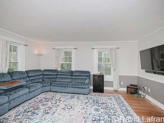 5th image of 3324 Parkview Ave