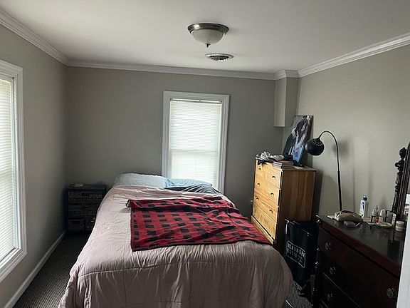 3rd image of 80 York Ave