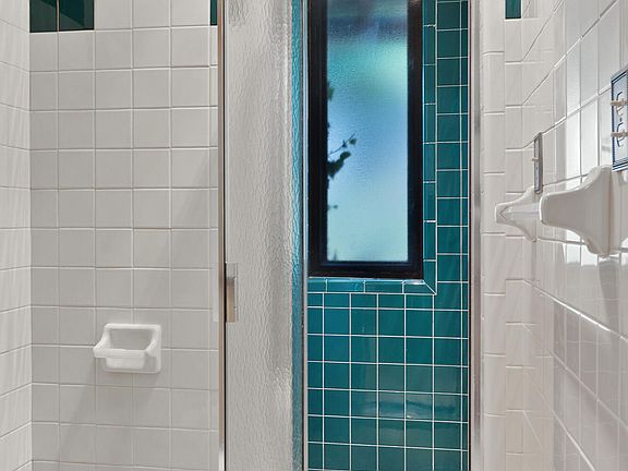 36th image of 2910 Crest Terrace Dr