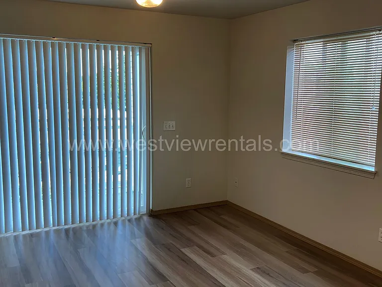 135-139 Prince Ave — Photo 213