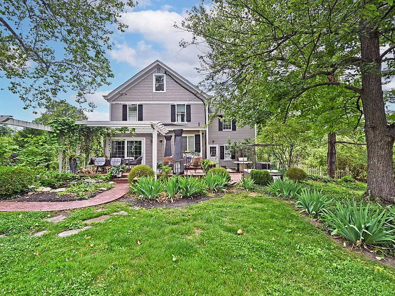 6900 Drake Rd — Photo 20