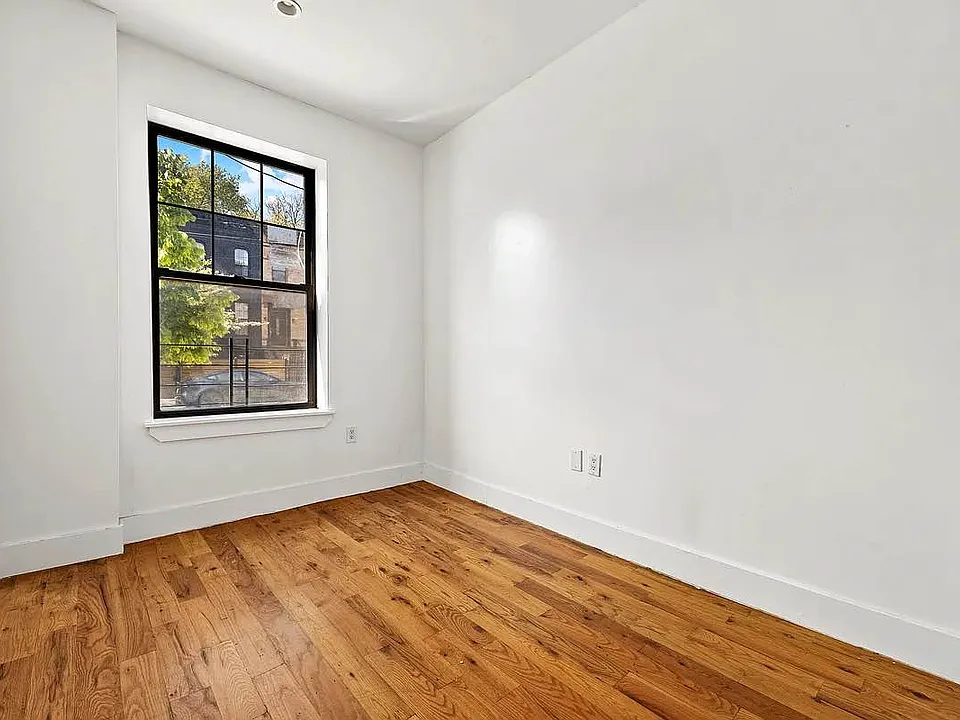 1935 Bergen St #1