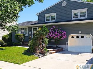 29 Finley Rd, Edison, NJ 08817