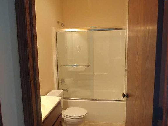 3rd image of 1701 Coventry Ct APT B