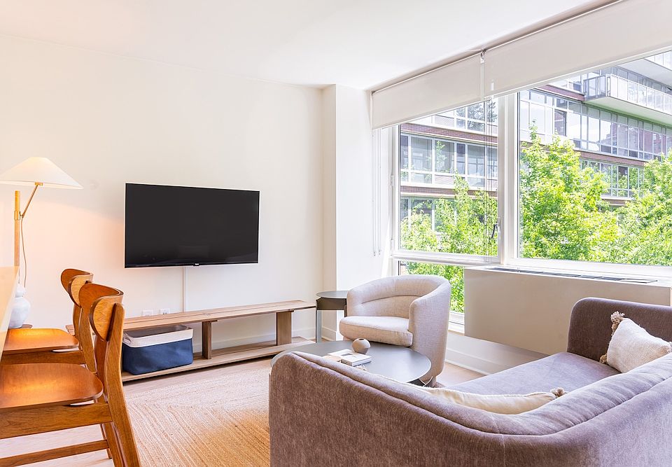 1st image of 450 W 17th St APT 743