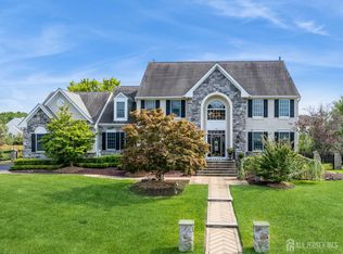 21 Laila Ct, Monroe Township, NJ 08831