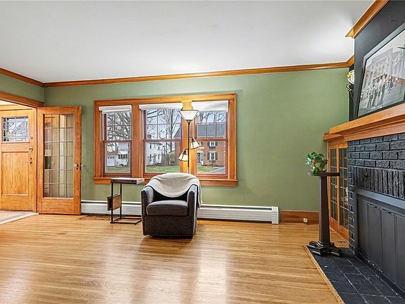 4th image of 650 Winona Blvd