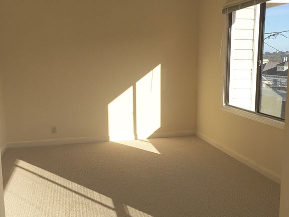 Dinning room, connecting to Kitchen and Living room